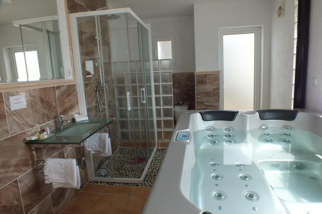 Pension Isla - Couples Only Casas de Cuadra Buitenkant foto